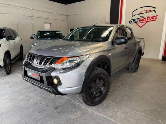 MITSUBISHI L200 TRITON 2.4 16V TURBO DIESEL SPORT GLS CD 4P 4X4 AUTOMÁTICO MITSUBISHI L200 TRITON 2.4 16V TURBO DIESEL SPORT GLS CD 4P 4X4 AUTOMÁTICO